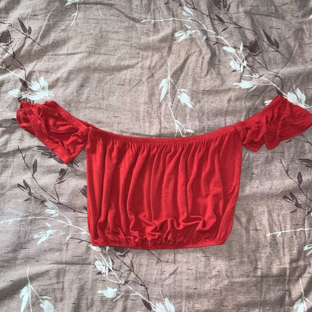 Off the shoulder crop
